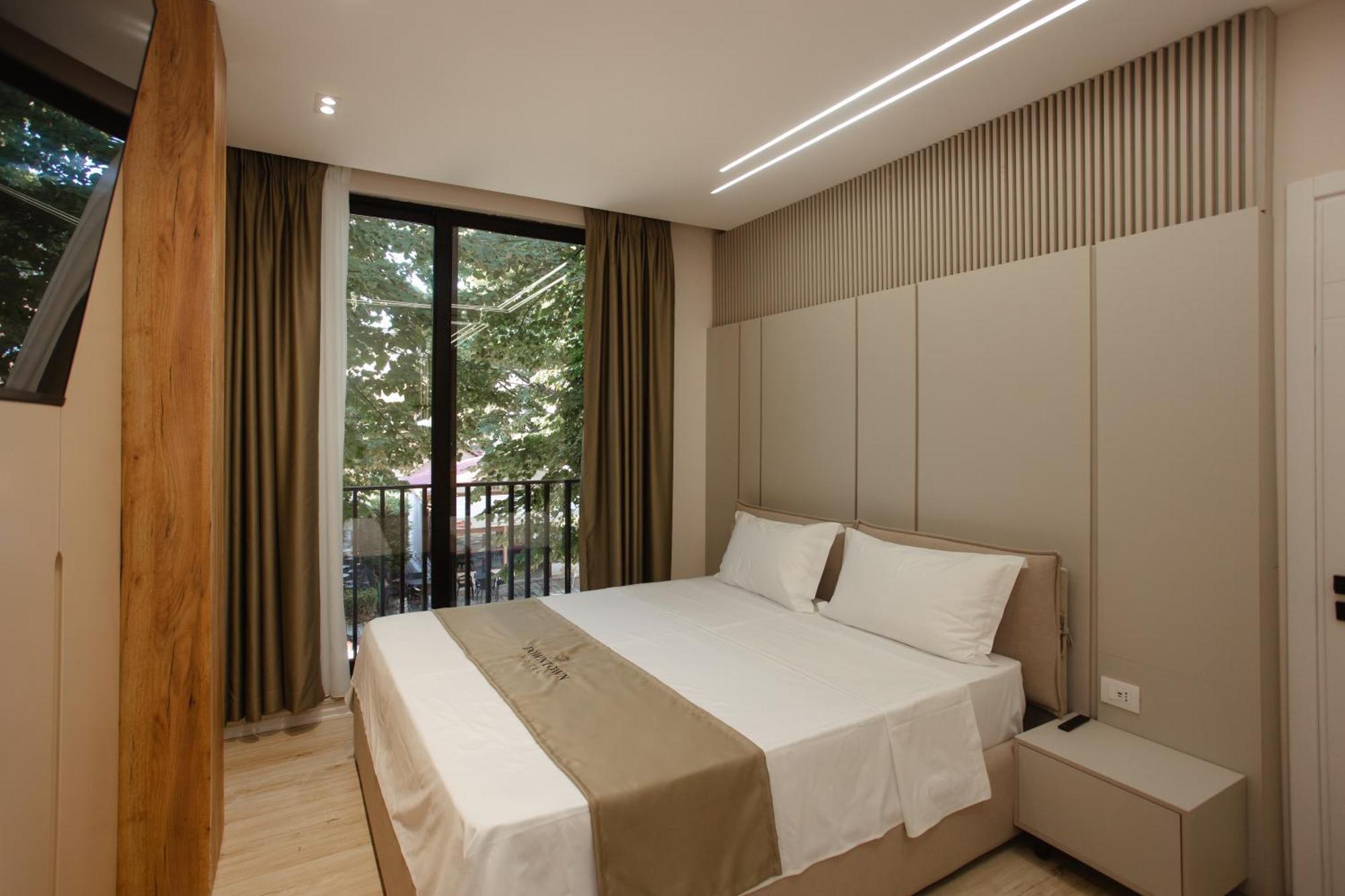 Downtown Hotel Shkoder Exterior photo