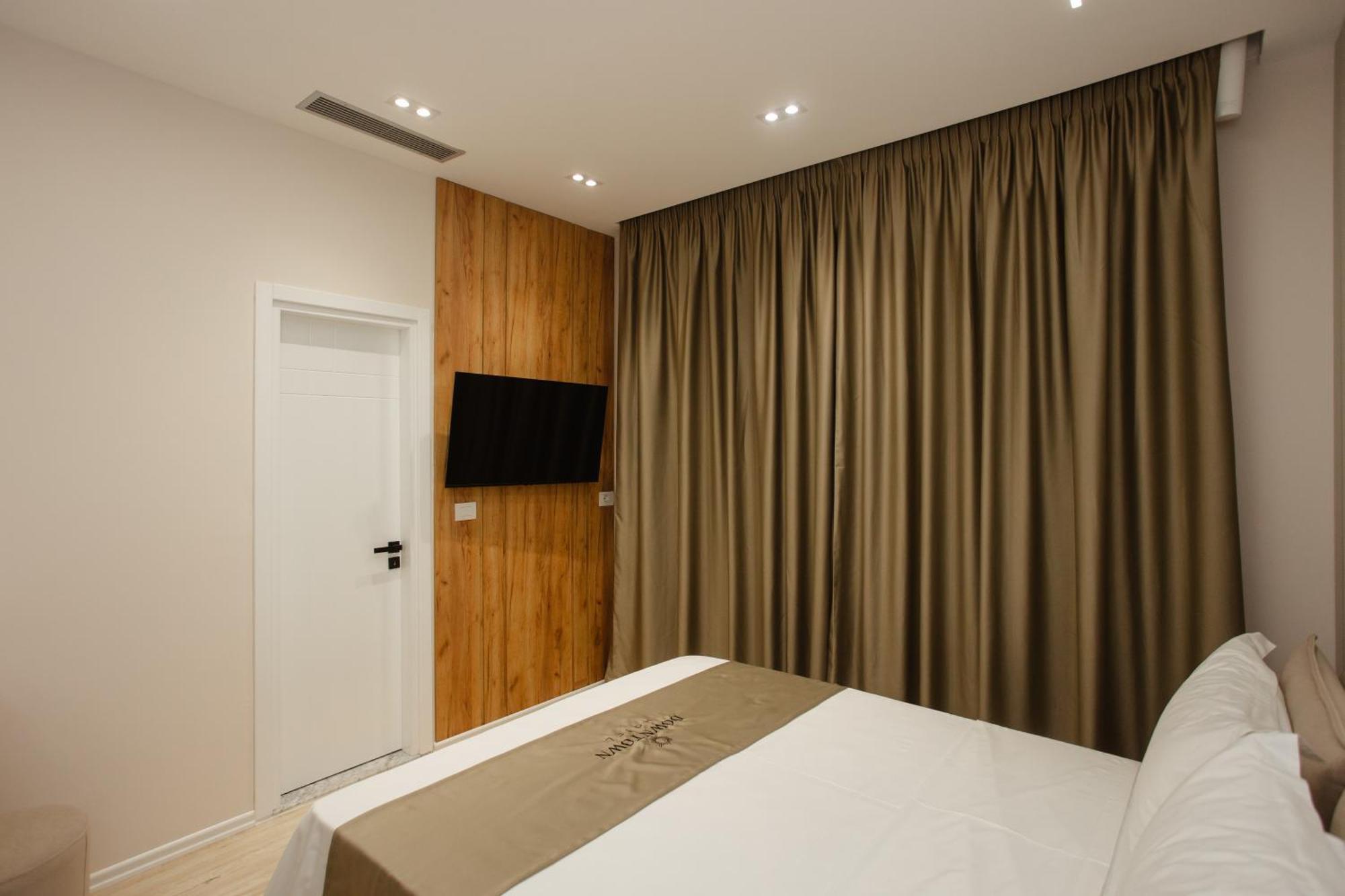 Downtown Hotel Shkoder Exterior photo