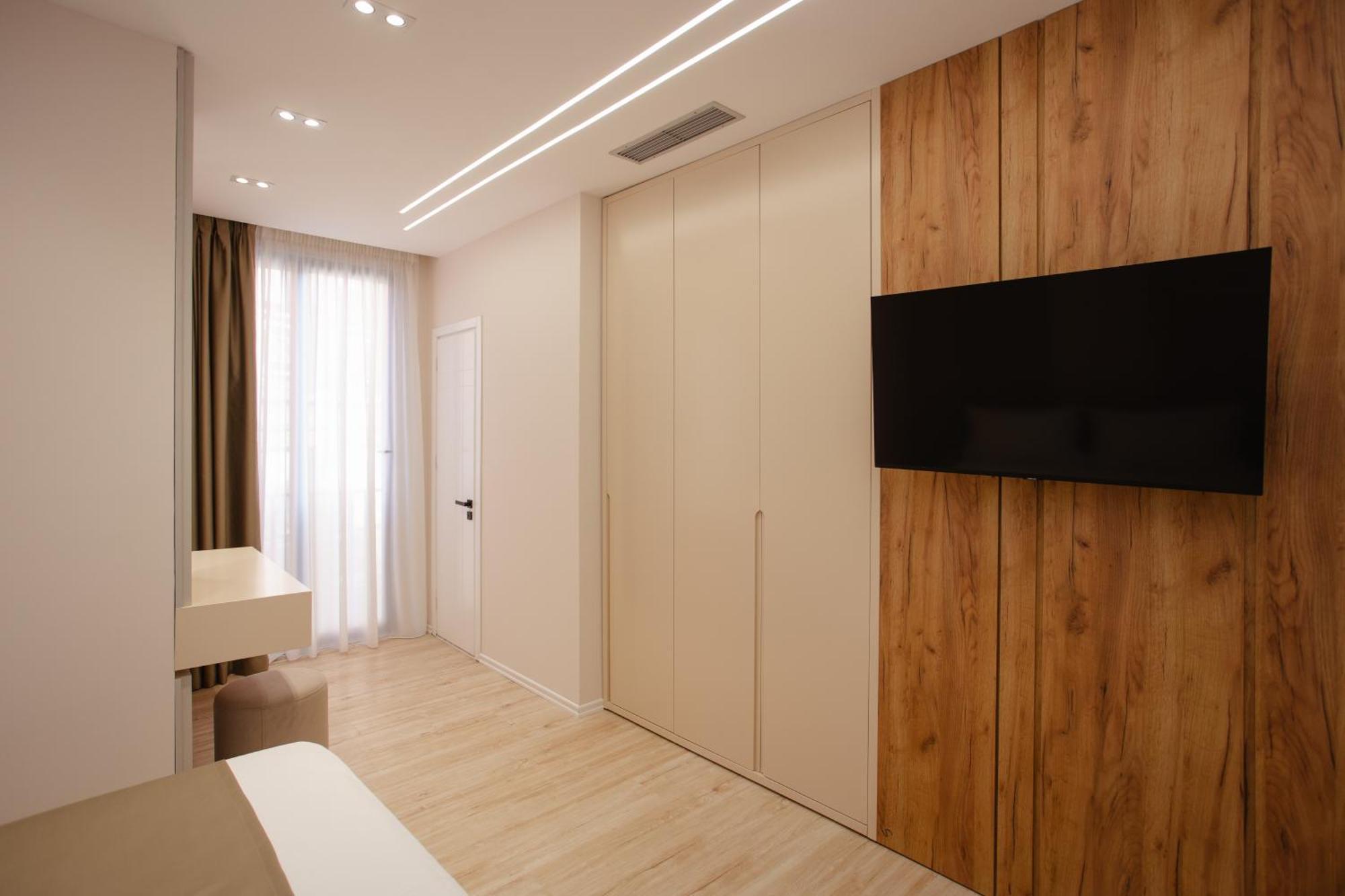 Downtown Hotel Shkoder Exterior photo