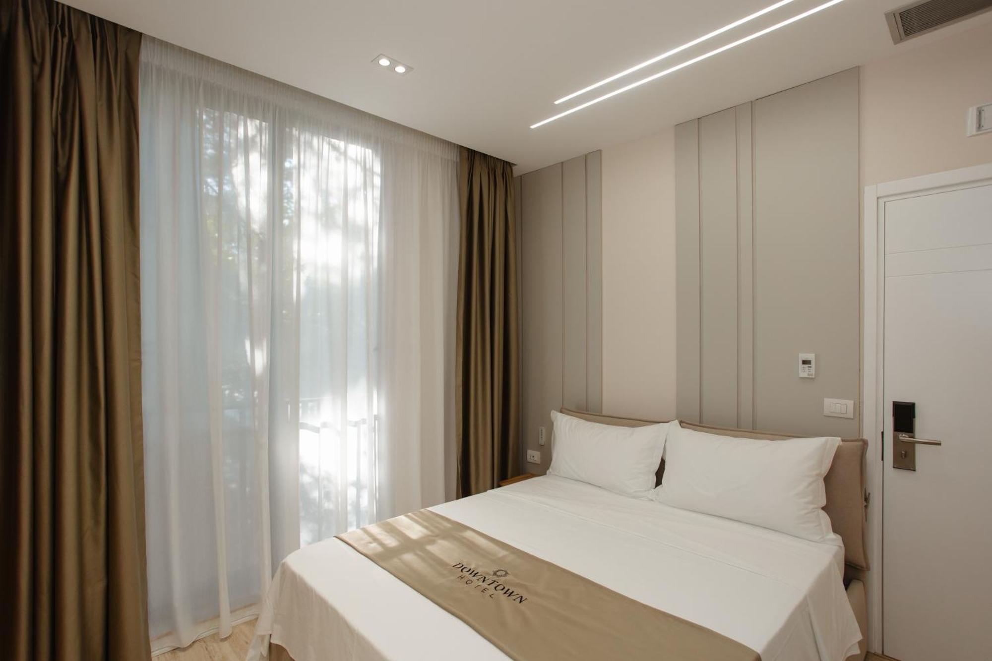Downtown Hotel Shkoder Exterior photo