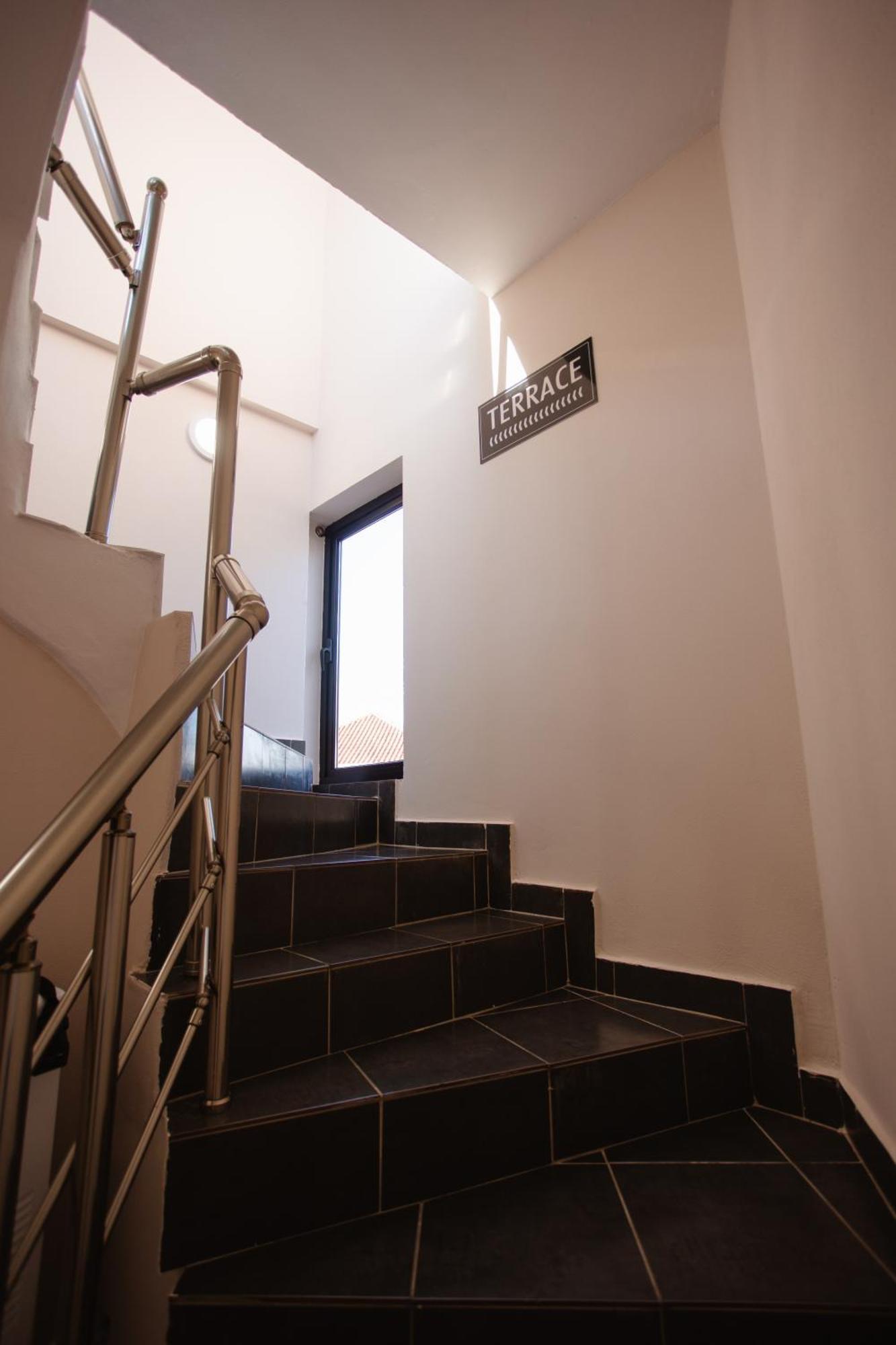 Downtown Hotel Shkoder Exterior photo