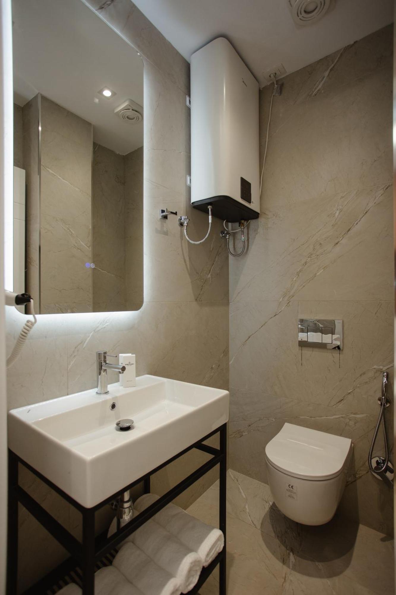 Downtown Hotel Shkoder Exterior photo