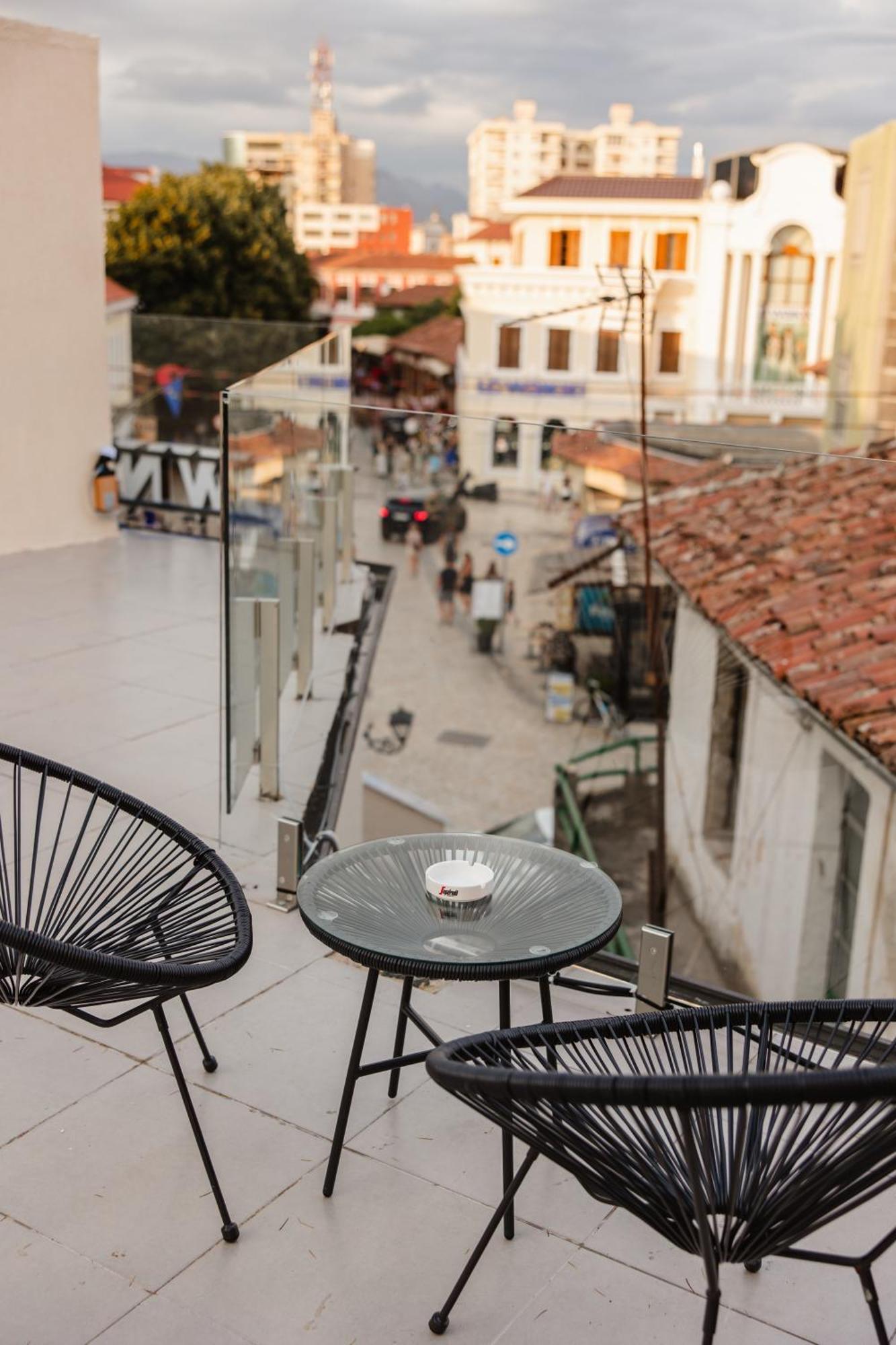 Downtown Hotel Shkoder Exterior photo